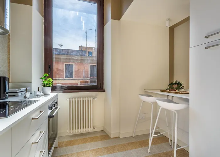 Iflat Vatican New & Comfy Sunlit Apartament